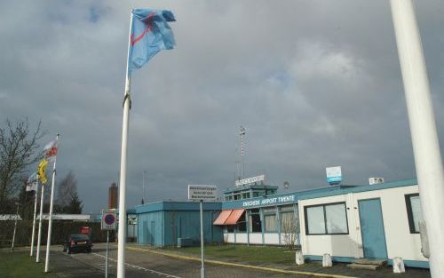 ZWOLLE â€“ Provinciale Staten van Overijssel praten woensdagavond over de toekomst van de luchthaven Twente na sluiting van de militaire vliegbasis. In 2003 werd het luchthavenbedrijf geprivatiseerd. Eind vorig jaar besloot de gemeenteraad van Enschede om