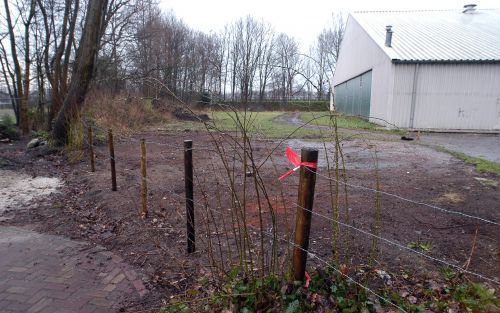 BLARICUM â€“ Omwonenden van een locatie op de hoek Schapendrift/Meentzoom in Blaricum (foto) zijn in het geweer gekomen tegen de bouwvergunning die de gemeente aan KPN heeft afgegeven voor het plaatsen van een umts mast. Foto Paul Dijkstra