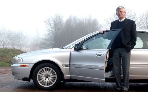 Zo’n 65.000 kilometer zet ingenieur Buijs in een jaar gemiddeld op de teller. Hij beschouwt zijn van alle denkbare gemakken voorziene zilvergrijze Volvo S80 als een comfortabel en vooral veilig stuk gereedschap. „Ik beschouw het als een voorrecht dat ik i