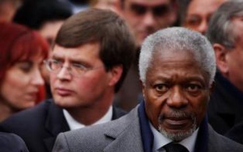 JERUZALEM - Premier Balkenende en VN-secretaris-generaal Kofi Annan dinsdag tijdens de officiele opening van het vernieuwde museum Yad Vashem in Jeruzalem. De opening werd bijgewoond door talrijke buitenlandse gasten uit circa veertig landen. Foto ANP