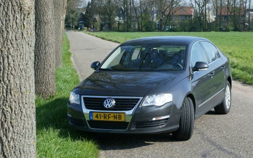 De nieuwe Volkswagen Passat is enorm ruim, aardig zuinig, maar relatief duur. Foto RD, Anton Dommerholt