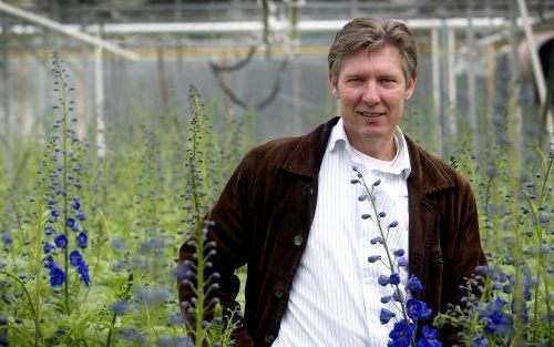 NAALDWIJK â€“ Bloemenkweker Kester startte twee jaar geleden het internetbedrijf Fleurplaza om de bloemen en plantenhandel uit het slop te halen. „Tussen bestelling en levering zit hooguit vijftien uur. Dat is sneller dan via de veiling. En de bloemist ho