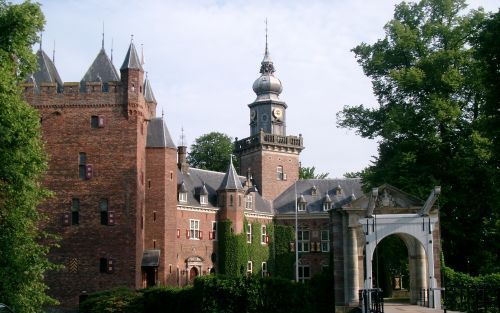 BREUKELEN â€“ Kasteel Nyenrode is sinds 1946 onderkomen voor managers en ondernemers. Foto’s Nyenrode