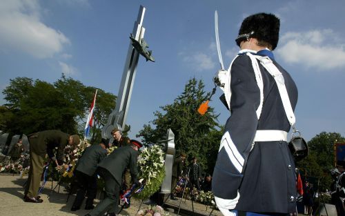 Voor 90 procent van de ondervraagden is 4 mei vooral respect tonen voor de oorlogsslachtoffers, voor driekwart van de bevolking is 5 mei een dag waarop men erbij stilstaat dat vrijheid niet vanzelfsprekend is. Foto RD