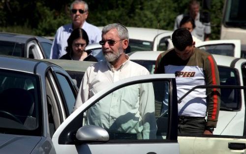 JERUZALEM â€“ IsraÃ«lische automobilisten â€“hier op een van de toegangswegen naar Jeruzalemâ€“ hielden donderdagochtend twee minuten stilte ter nagedachtenis aan de moord op 6 miljoen joden tijdens de Tweede Wereldoorlog. Foto EPA.