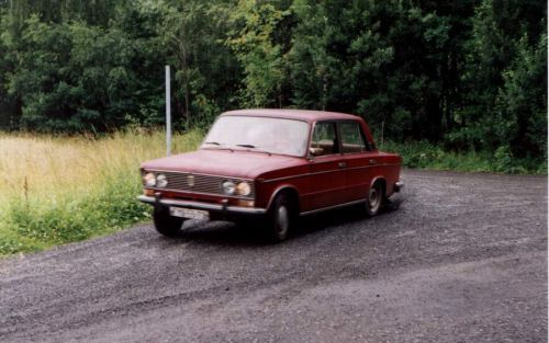 MOSKOU â€“ De Lada verdwijnt in rap tempo uit het Russische straatbeeld. De vraag naar buitenlandse automerken steeg de afgelopen jaren explosief. Foto EPA