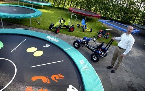 WEKEROM â€“ Berg Toys maakt skelters, trampolines en tricycles. Op het gebied van skelters is de fabrikant volgens directeur Henk van den Berg wereldmarktleider. „Het allereerste model dat ik maakte, was geschikt voor kinderen vanaf een jaar of negen. Jui