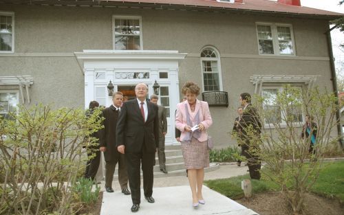 OTTAWA â€“ Prinses Margriet en mr. Pieter van Vollenhoven bezochten vrijdag Stornoway, het huis waar prinses Juliana met haar kinderen verbleef tijdens de oorlog. De prinses zegt zich weinig te herinneren van het verblijf in het huis. Ze was twee jaar toe