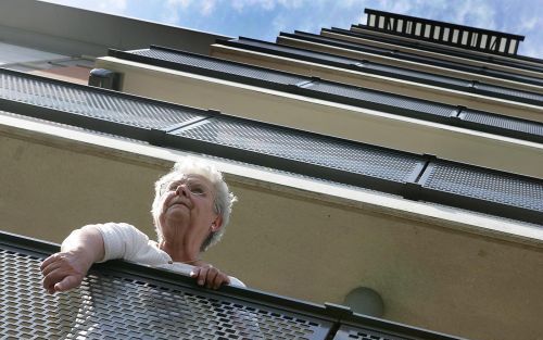 BRUNSSUM â€“ Bewoners van woontorens in het Limburgse Brunssum kregen vrijdag te horen dat hun balkon niet veilig is. Foto ANP