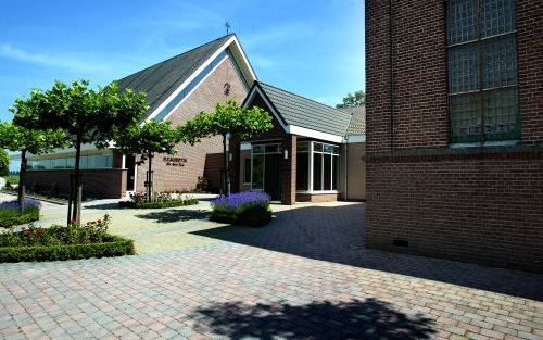 NOORDELOOS â€“ De christelijke gereformeerde kerk in Noordeloos opent zaterdag de deuren van het nieuwe kerkgebouw. Het pand staat aan de Noordzijde 1. In de openingsdienst, die om 15.00 uur begint, gaat de plaatselijke predikant, ds. B. de Romph, voor. F