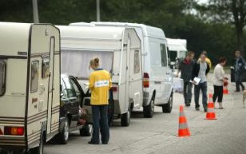 DUIVEN - In verschillende delen van Nederland is zaterdag de zomervakantie begonnen waardoor veel Nederlanders er met de auto op uit trekken richting de vakantiebestemming. Om 100 procent zeker te zijn van een veilige auto, kunnen vakantiegangers op het l