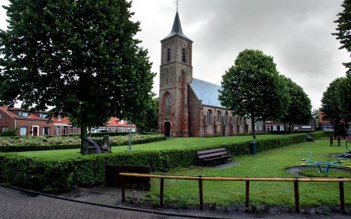 SEROOSKERKE â€“ De hervormde kerk van Serooskerke. Enkele weken geleden vierde de kerkelijke gemeente het 600 jarig bestaan. Foto RD, Sjaak Verboom