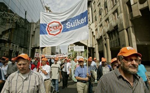 BRUSSEl - Ongeveer 700 Nederlandse telers van suikerbieten nemen maandagmorgen in Brussel deel aan een demonstratie. De organisatoren van de betoging rekenen op circa zesduizend boeren uit 21 landen van de Europese Unie. De boeren vrezen voor hun toekomst