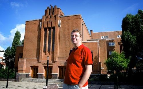 AMSTERDAM â€“ Albert Witting voor de Amsterdamse Jeruzalemkerk: „Ik denk wel eens dat we ons als christenen en als gemeente moeten verootmoedigen vanwege het feit dat we ook een aandeel hebben in de secularisatie en het ontstaan van een geestelijk vacuÃ¼m