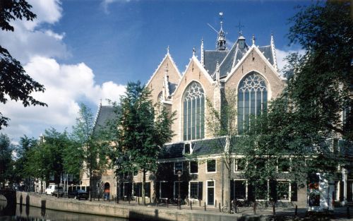 AMSTERDAM - De Oude Kerk in Amsterdam bevindt zich in het hart van de rosse buurt. „Elke havenstad heeft een rosse buurt. En in Amsterdam is die hier.”