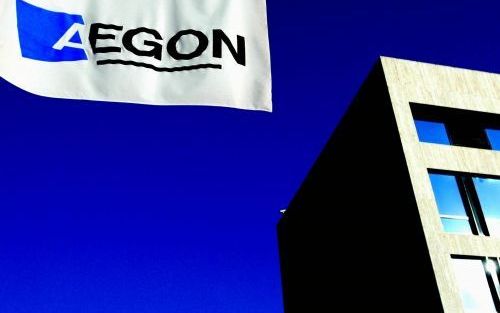 DEN HAAG - Verzekeraar Aegon heeft zijn nettowinst over het afgelopen kwartaal zien toenemen van 444 miljoen euro tot 760 miljoen euro. Dat komt neer op een stijging van 71 procent, zo heeft Aegon donderdag laten weten. Het resultaat was boven de verwacht