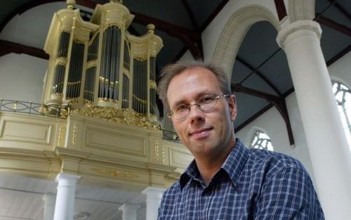 NOORDWIJK â€“ Organist Jaco van Leeuwen bespeelt zaterdag het Knipscheer orgel tijdens de trouwdienst van prins Pieter Christiaan en Anita van Eijk in de Grote Kerk van Noordwijk. „Als hier met de kerstnachtdienst 700 mensen zitten, wordt er massaal gezon