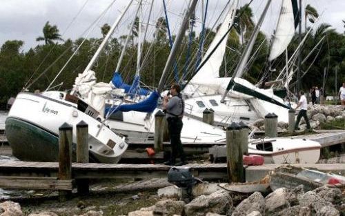 CHICHINITZA - Orkaan Katrina heeft zeilboten beschadigd in Florida. Foto EPA