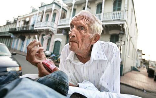 NEW ORLEANS – Chuck Marshall, een bewoner van de Franse wijk van New Orleans, is vastbesloten alle evacuatiedecreten te weerstaan en te blijven. Foto EPA