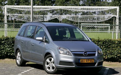 De nieuwe Opel Zafira heeft een stabiel weggedrag, een flexibel interieur, veel ruimte en een gunstiger prijs dan zijn voorganger. Foto’s RD, Anton Dommerholt