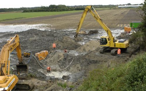 MIDDELBURG â€“ In en rondom Middelburg ondervinden bewoners stankoverlast. Een speciale pomp haalt sinds afgelopen nacht de riolen van Middelburg leeg omdat opnieuw een scheur is ontstaan in een persleiding. Het ongezuiverde afvalwater verdwijnt via enkel