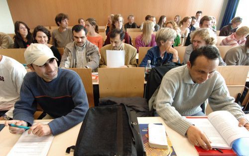 AMSTERDAM â€“ „Kennis opdoen van de islam, dat is mijn grote doel.” De eerste Nederlandse islamopleiding ging dit cursusjaar van start aan de theologische faculteit van de Vrije Universiteit in Amsterdam. Tot het traject islam van de bacheloropleiding rel