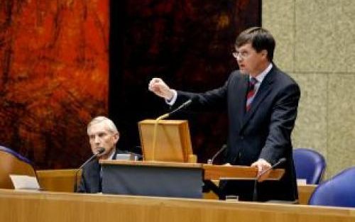 DEN HAAG - Premier Balkenende aan het woord donderdag tijdens een spoeddebat over de kwestie Irak. Foto ANP