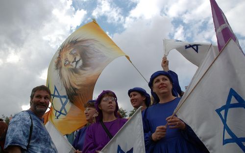 JERUZALEM â€“ In Jeruzalem werd donderdag een grote mars gehouden van christenen uit de hele wereld ter gelegenheid van het Loofhuttenfeest. De deelnemers aan de mars wilden hun solidariteit met het Joodse volk betuigen. Foto Alfred Muller