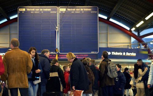 Een sterke magneet is de oplossing voor sein en wisselstoringen bij de NS. Foto ANP