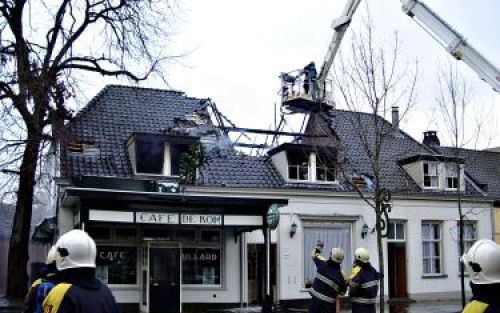 BOXTEL - Een peuter van 3 jaar oud en een baby van een halfjaar zijn zaterdagmiddag bij een brand in een woning boven een cafÃ© aan de Stationsstraat in Boxtel om het leven gekomen. Foto ANP