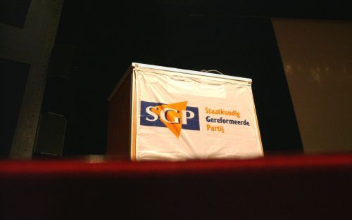 „In Amersfoort, Enkhuizen, Gorinchem en Zoetermeer gaat het niet over een SGP vrouw, maar over een kandidaat van de CU. Dan past meer bescheidenheid.” Foto RD