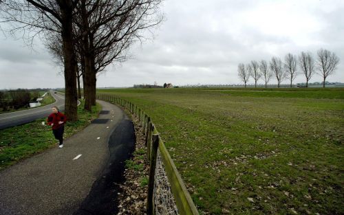 „Jongeren herkennen zich goed in de samenwerking van ChristenUnie en SGP, maar de ontwikkeling die zich nu voltrekt met het besluit van het SGP hoofdbestuur is voor dÃ©ze jongeren absoluut niet te volgen. Oudere SGP stemmers in De Ronde Venen zullen voor 