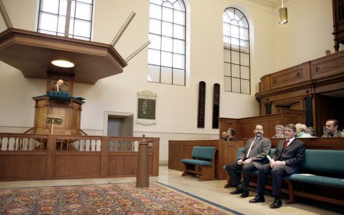 DEN HAAG â€“ In de Waalse kerk aan het Noordeinde in Den Haag vond dinsdag de eerste residentiepauzedienst van dit jaar plaats. De diensten worden in principe elke derde dinsdag van de maand gehouden. In de diensten gaan predikanten en voorgangers voor ui