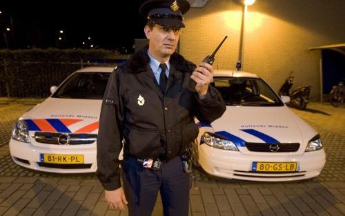 GOUDA â€“ Als de 44 jarige politievrijwilliger Rien de Haan uit Gouda opnieuw een beroep moest kiezen, werd hij geen politieman. „Qua werk en functie voor de samenleving is het een prima job. Maar de politiemensen in Nederland worden schandalig laag betaa