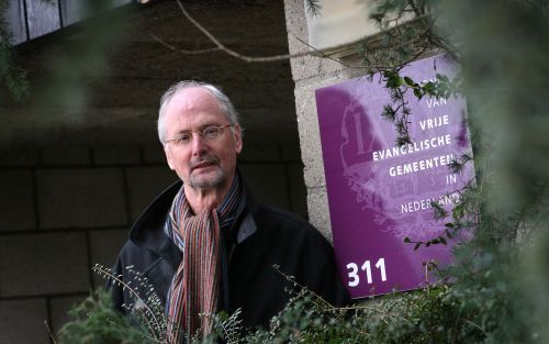 VELP â€“ De Bond van Vrije Evangelische Gemeenten bestaat 125 jaar. Algemeen secretaris ds. A. C. Louwerse: „In de plaatselijke gemeente klopt het hart van de kerk.” Foto Anton Dommerholt