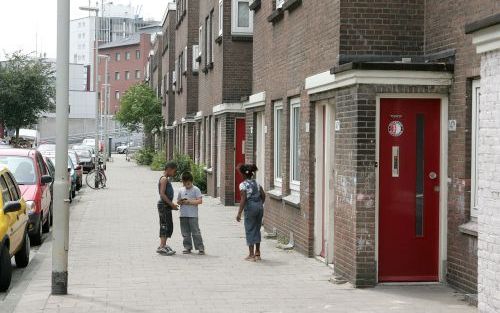 „Iedere buurt of wijk verdient zo’n ambassadeur. Iemand die het heft in eigen handen neemt en zich inzet voor leefbaarheid en veiligheid. Iemand die zijn schouders eronder zet. Iemand die verbindingen legt en wantrouwen ombuigt tot vertrouwen.” Foto Rob K