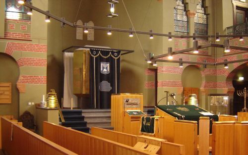 GRONINGEN â€“ Interieur van de synagoge in Groningen, volgens de Stichting Folkingestraat Synagoge de „mooiste en grootste synagoge van Noord Nederland.” Tot in de Tweede Wereldoorlog woonden in de stad Groningen zo’n 2500 Ã 2600 Joden. Na de Bevrijding k