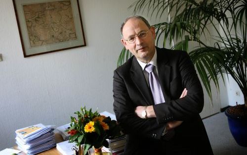 TILBURG â€“ Prof. dr. F. A. van der Duyn Schouten, voorzitter van de raad van toezicht van de predikantsopleidingen van de PKN, verwacht dat de generale synode volgende week zal instemmen met de oprichting van de Protestantse Theologische Universiteit. „H