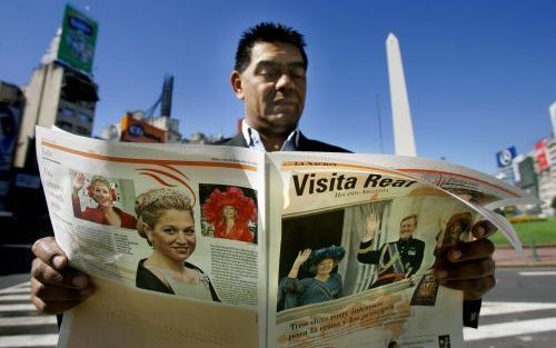 BUENOS AIRES â€“ Het staatsbezoek van koningin Beatrix, prins Willem Alexander en prinses Máxima was gisteren voorpaginanieuws van Argentijnse kranten. Het officiÃ«le bezoek aan Máxima’s geboorteland begon vandaag en duurt drie dagen. FotoANP