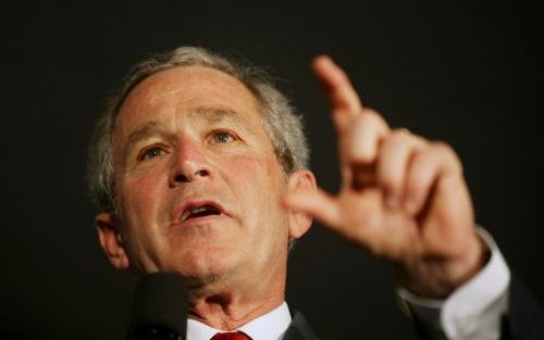 WASHINGTON - Bush benadrukte maandag in een toespraak dat hij een diplomatieke oplossing wil in de crisis over het Iraanse kernprogramma. Volgens de president zijn de mediaberichten over een mogelijke Amerikaanse aanval op Iran „wilde speculatie”. Foto EP