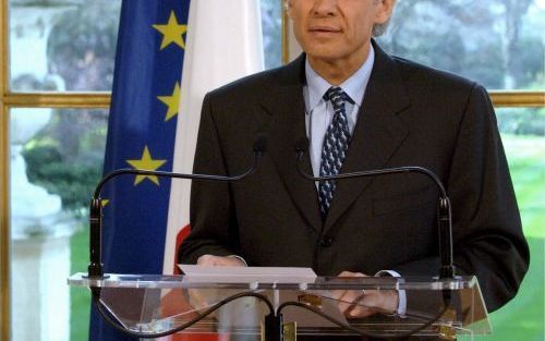 PARIJS - Op voorstel van premier De Villepin heeft de Franse president Chirac de omstreden jongerenwet vervangen. Foto EPA