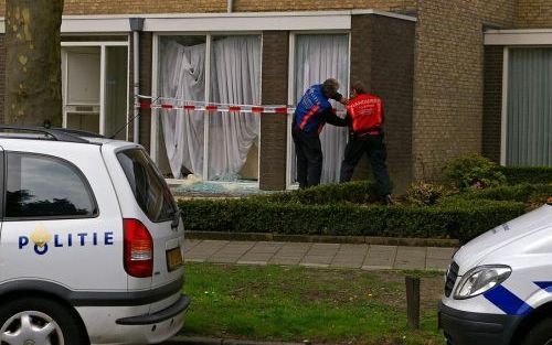 GOIRLE - Honderd medewerkers van politie en andere hulpdiensten probeerden zondag het lab zo veilig mogelijk te ontmantelen. Het lab ligt midden in een woonwijk. ANP