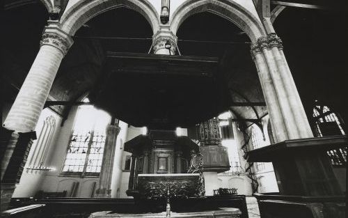 „Een kort gesprek met de predikant, voor de dienst, dient bij organisten hoog op de prioriteitenlijst te staan. Organisten die zo’n contactmoment niet nodig vinden, onderschatten hun taak.” Foto RD, Sjaak Verboom