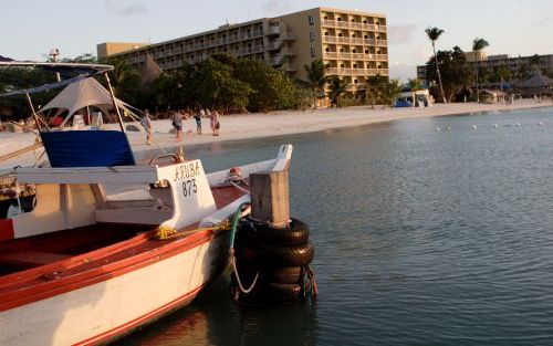 ARUBA - Het Holiday Inn Hotel waar Natalee Holloway verbleef met haar klasgenoten, en waar de zondag in Utrecht aangehouden verdachte croupier was. Foto ANP