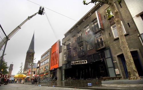 HENGELO â€“ In de nacht van vrijdag op zaterdag heeft bij de plaatselijke vestiging van Blokker aan de Enschedestraat in het Overijsselse Hengelo een uitslaande brand gewoed. Foto: ANP