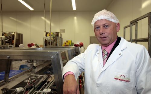 NETTETAL/KALDEKIRCHEN â€“ Mekkafood richt zich sinds 1993 met halal diepvriessnacks op moslims met trek in een hartige snack. Maar ook de autochtone consument weet de „oriÃ«ntaalse smaak” van zijn producten steeds meer te waarderen, zegt adjunct directeur