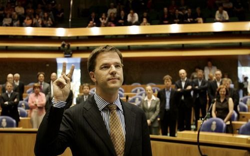 DEN HAAG - Oud-staatssecretaris Rutte wordt woensdagmiddag beÃ«digd als Tweede Kamerlid voor de VVD. Donderdag neemt hij het fractievoorzitterschap van Van Beek over. Foto ANP