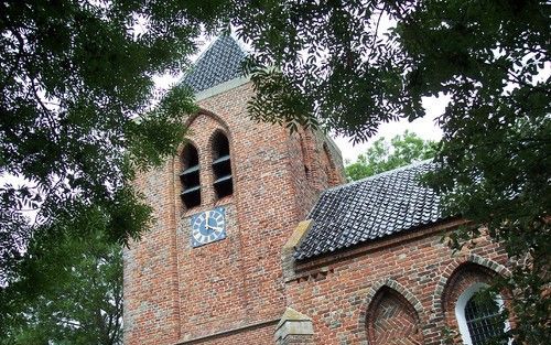 KREWERD â€“ De middeleeuwse dorpskerk van Krewerd in Oost Groningen is gebouwd in het jaar 1280. In de gevels maakten metselaars van bakstenen ingewikkelde patronen. Foto RD