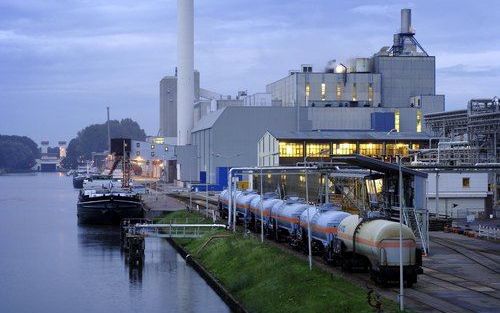 HENGELO - Chemieconcern Akzo Nobel laat donderdagavond voor het laatst een chloortrein door Nederland rijden. Dat heeft een woordvoerder van het bedrijf donderdag laten weten. De trein rijdt tussen de productielocatie van het chemieconcern in Hengelo en d