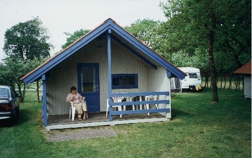 Kampeerhutten, met verschillende comfortniveaus, vormen op Deense campings een vertrouwd verschijnsel. - Foto Onbekend